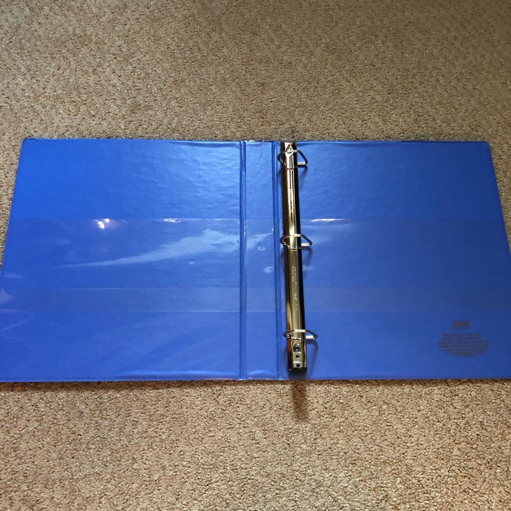 Set Of Three: Three- Ringed Binders - Picture 8 of 8